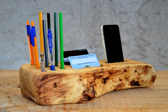 wood-ipod-desk-organizer